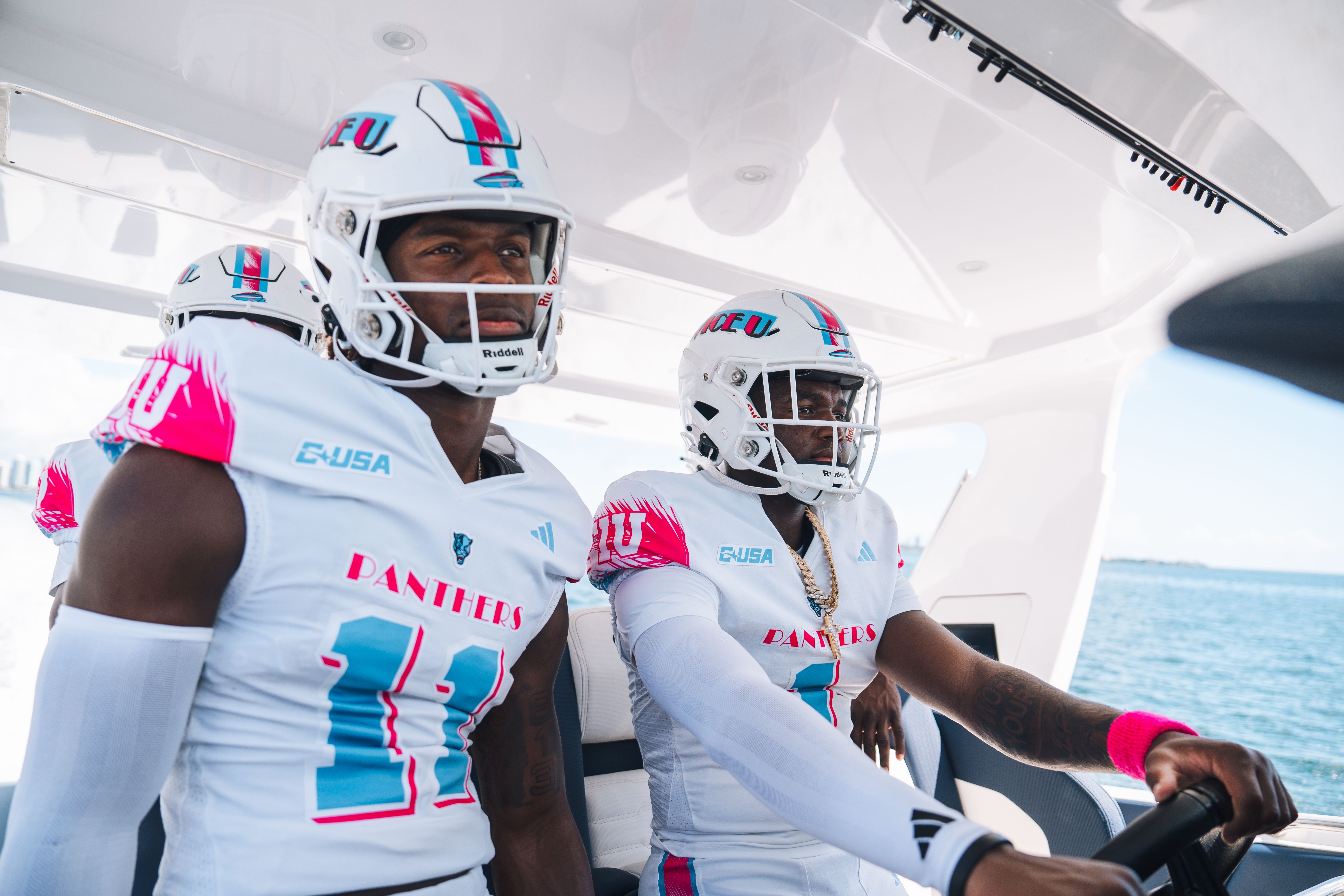 fiu football helmet for sale Tyreek Hill Signed Miami Dolphins Flash Mini Speed Replica BAS ITP Featured is a Tyreek Hill signed Miami Dolphins mini speed replica helmet Florida International Panthers 3MF