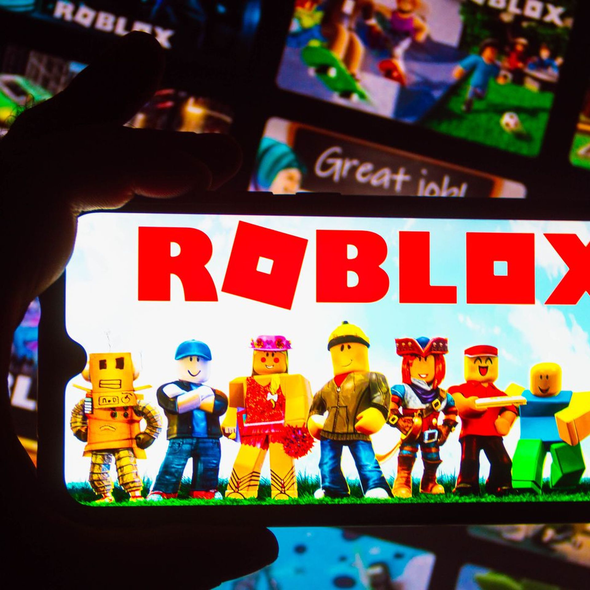 why roblox promoting a game (shown in google play and app store)