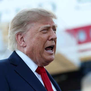 Trump inaudible during White House TV pool blackout