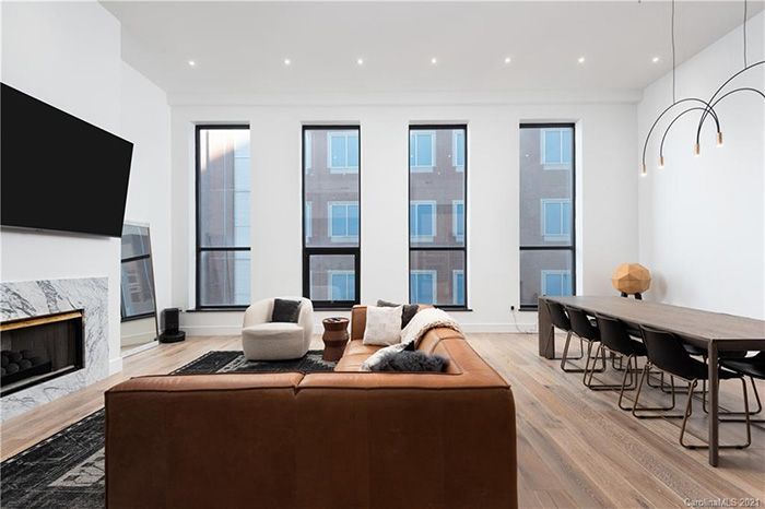 127 N Tryon St #414 windows