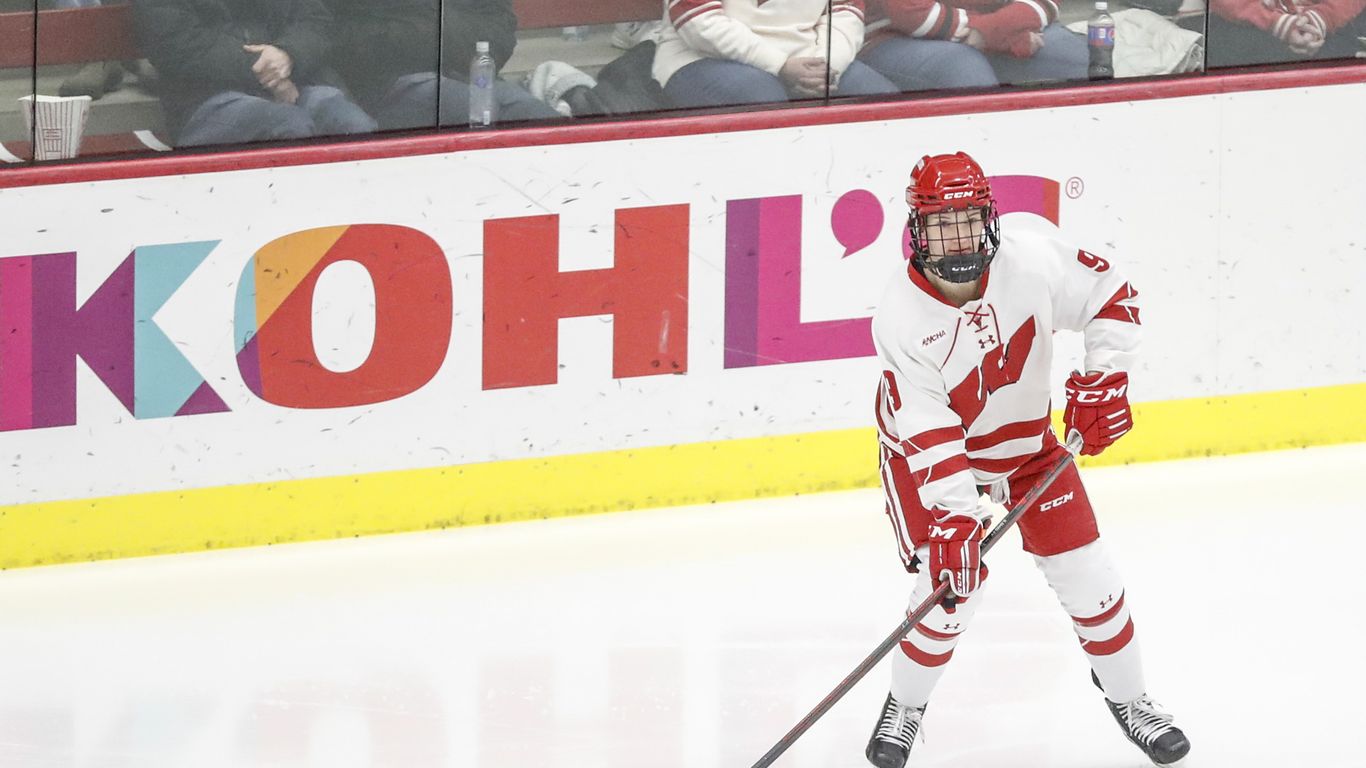 Kohl's shareholders hand defeat to activist Macellum in annual meeting vote