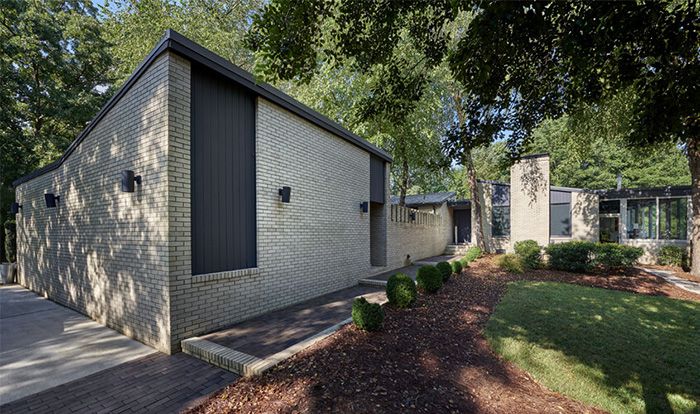 real-estate-charlotte-homes-trenton-exterior