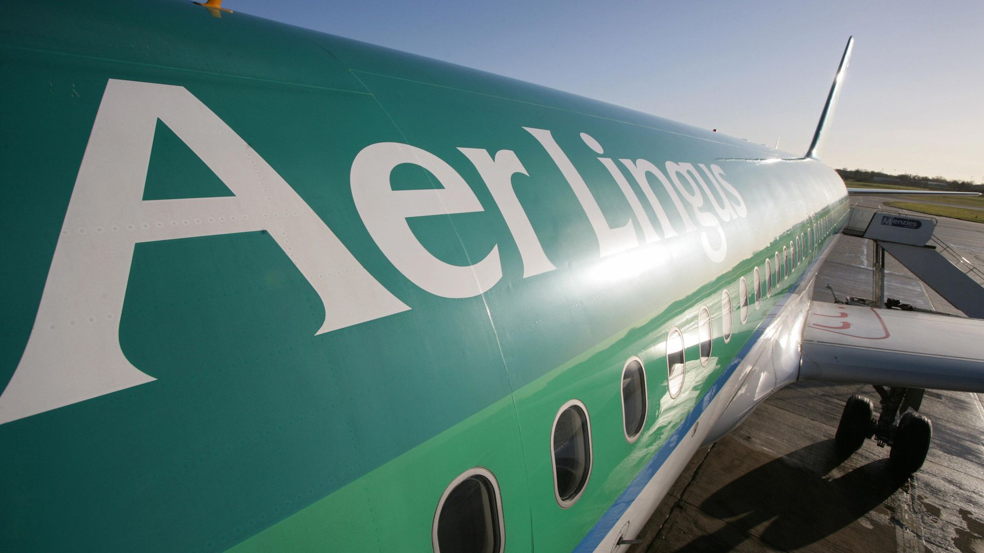 An Aer Lingus jet, looking very green