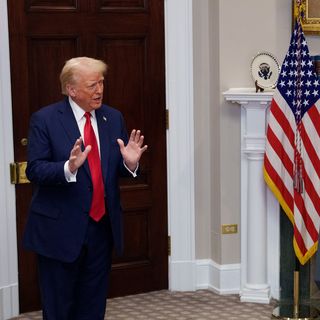 Scoop: Trump AI executive order seeks early government access to frontier models