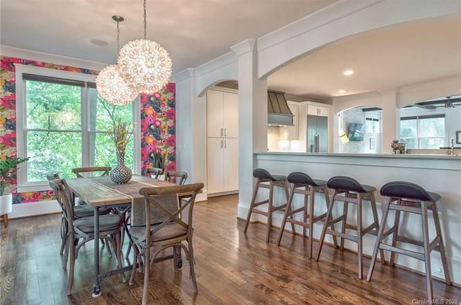 1805 Chatham Ave dining area