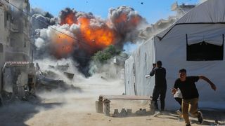 Trump touts "historic" agreement to disarm Hamas, rebuild Gaza
