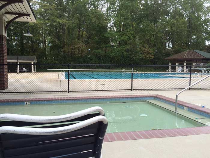 barclay-downs-swim-and-racquet-club-pool