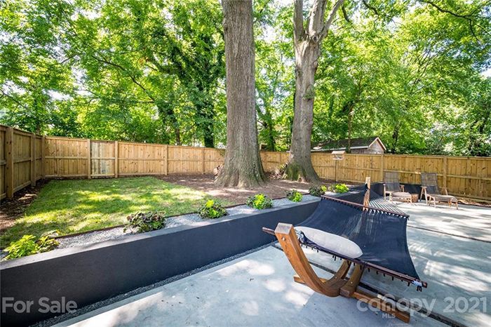 1825 Merriman Ave, patio