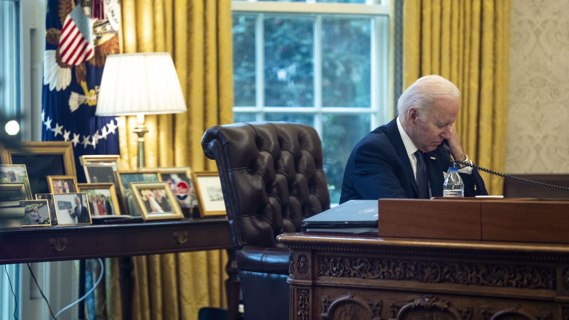 Joe Biden talks on the phone with Ukrainian President Volodymyr Zelensky
