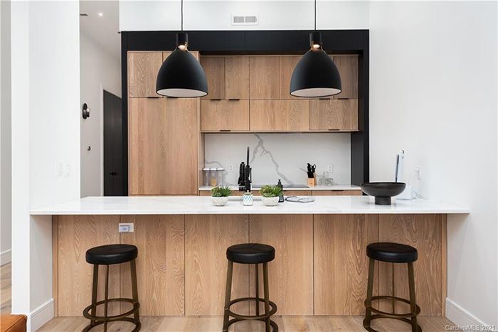 127 N Tryon St #414 kitchen