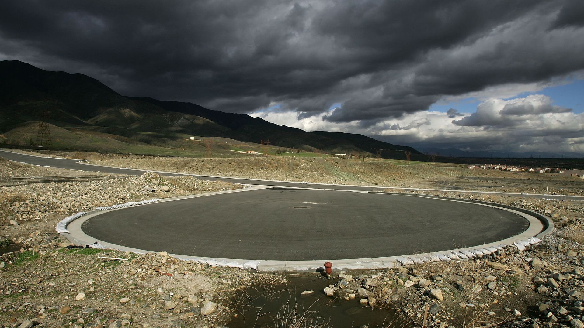 An empty cul-de-sac in Califronia
