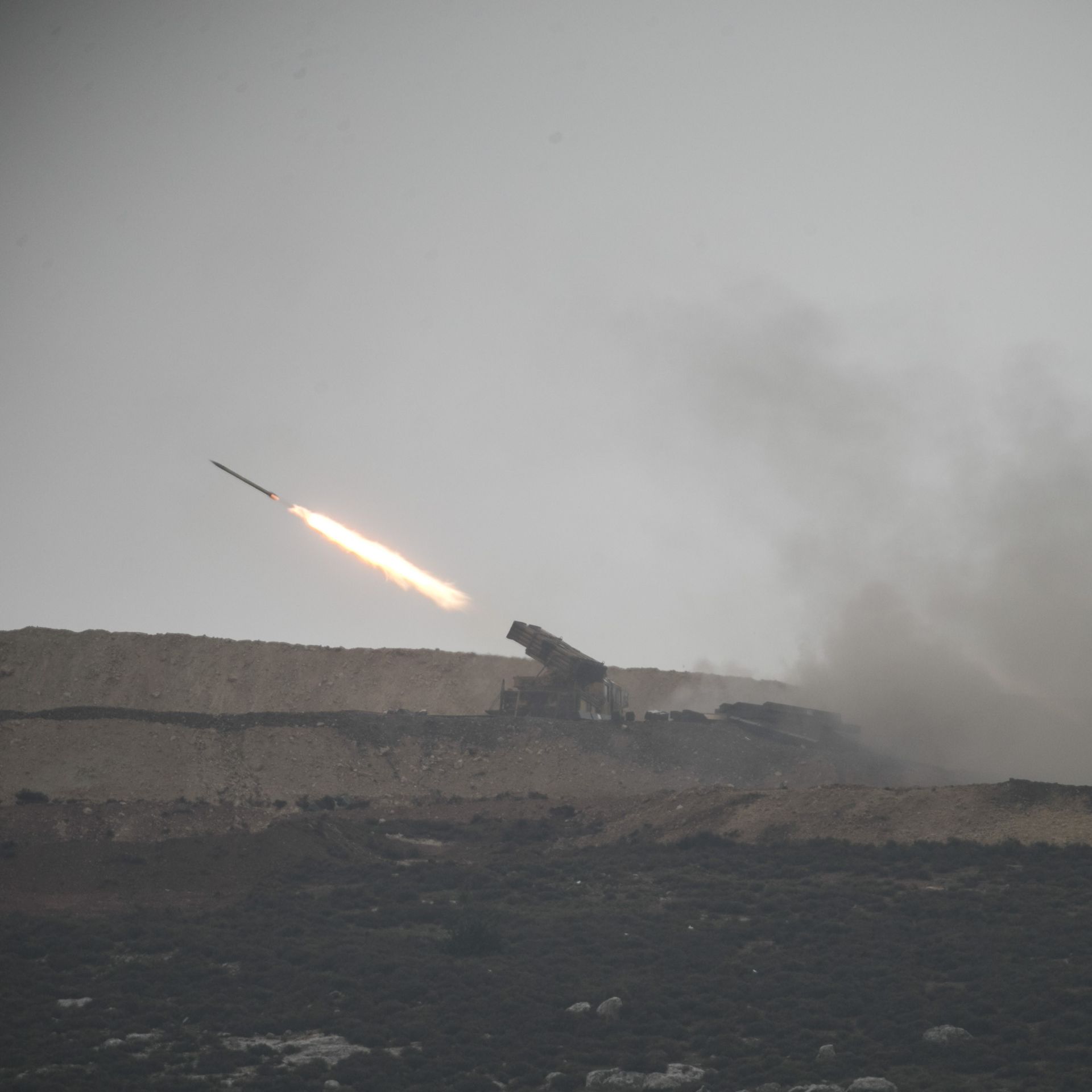 Turkish howitzer firing