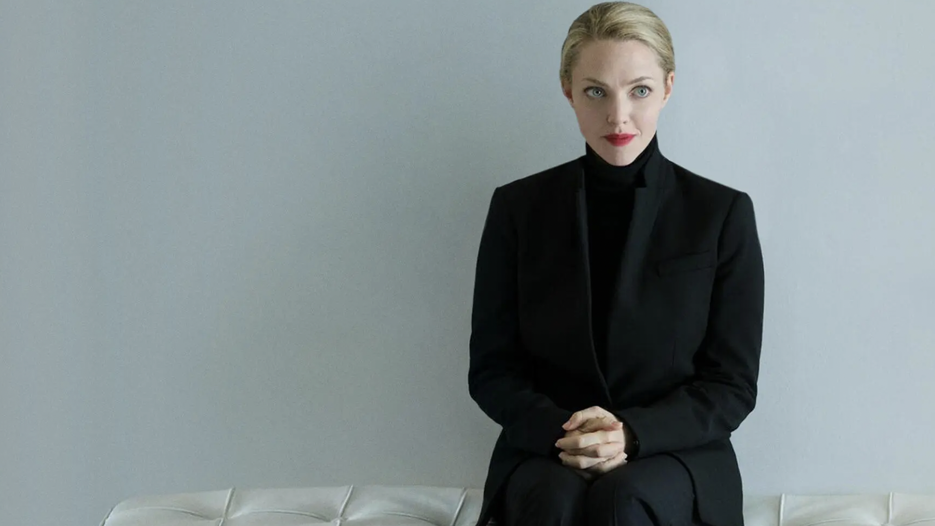 Amanda Seyfried portraying ex-Theranos CEO Elizabeth Holmes for an upcoming Hulu limited series