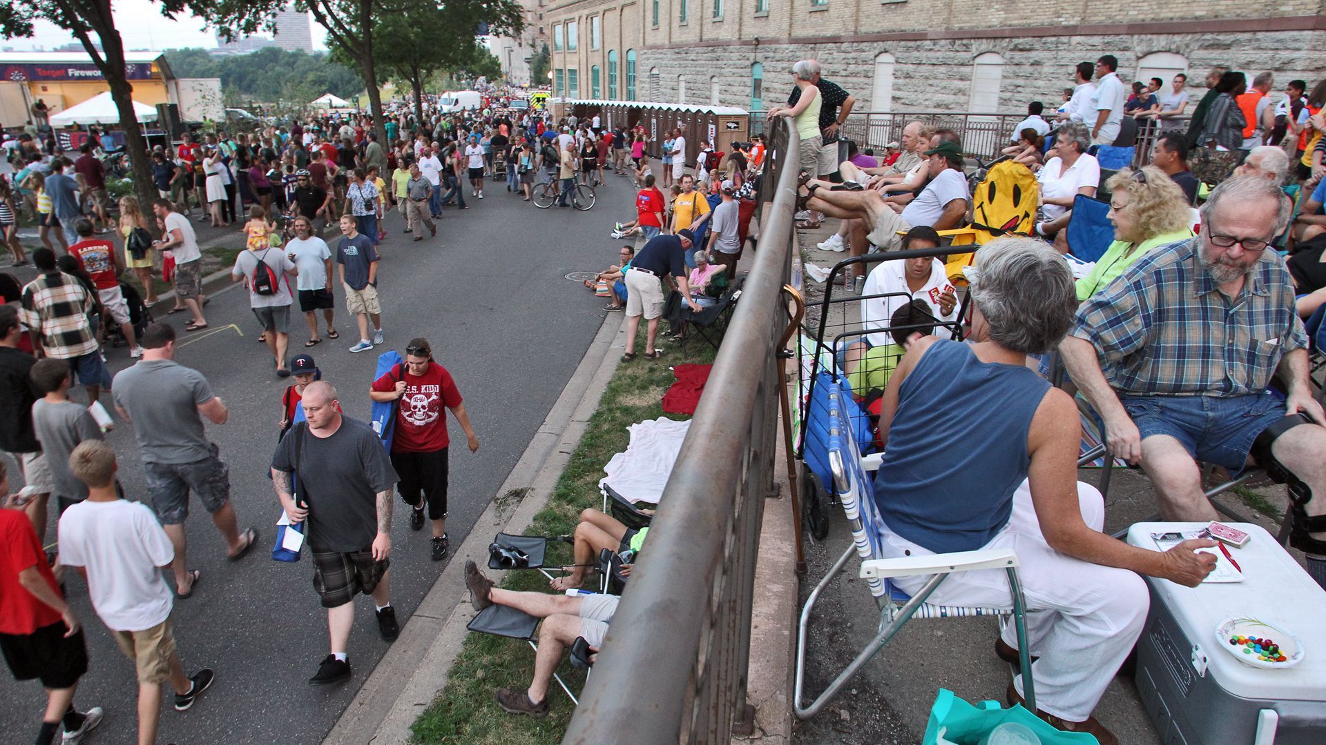 Picture of a crowd in downtown Minneapolis before the pandemic