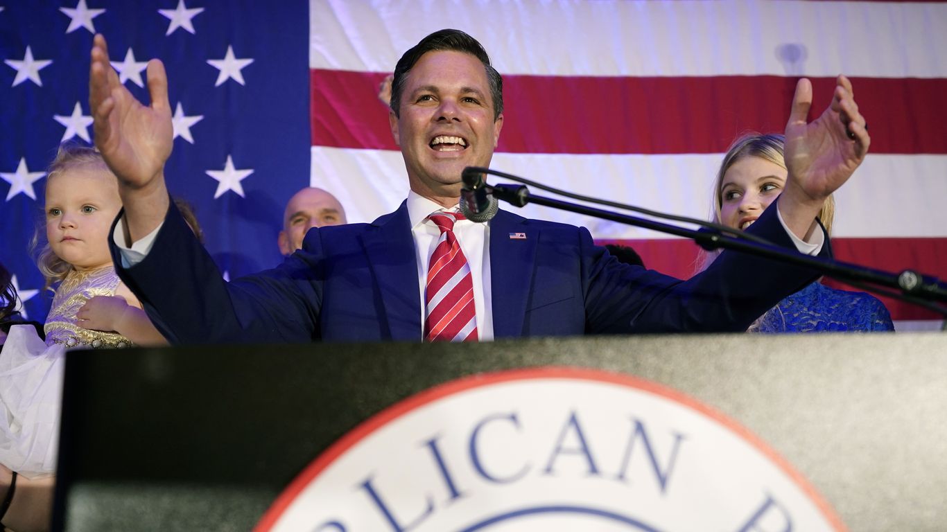 Zach Nunn ousts Cindy Axne in key U.S. House win for GOP