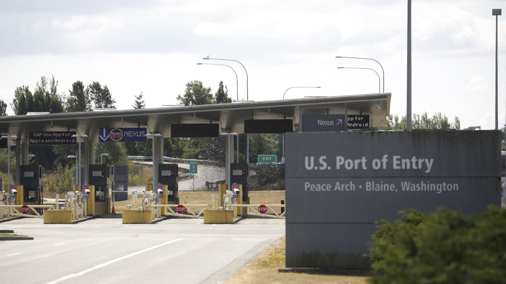 Human smuggling at Washington-Canada border is rising, feds say - Axios  Seattle