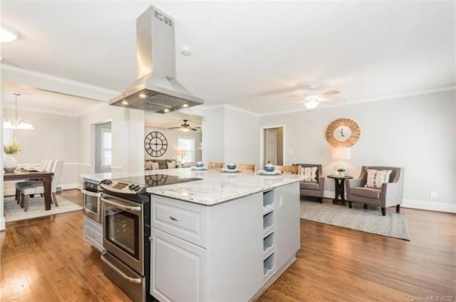 4642 Addison Dr kitchen