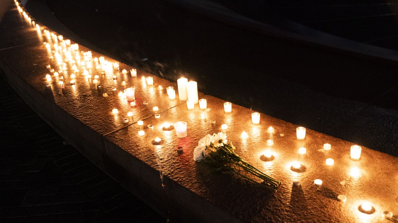 Seattle mourns Seattle Center shooting victims