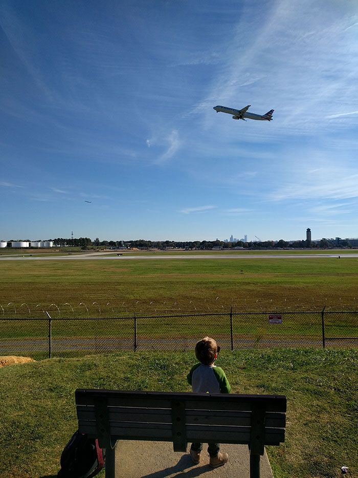 toddler-at-airport-overlook