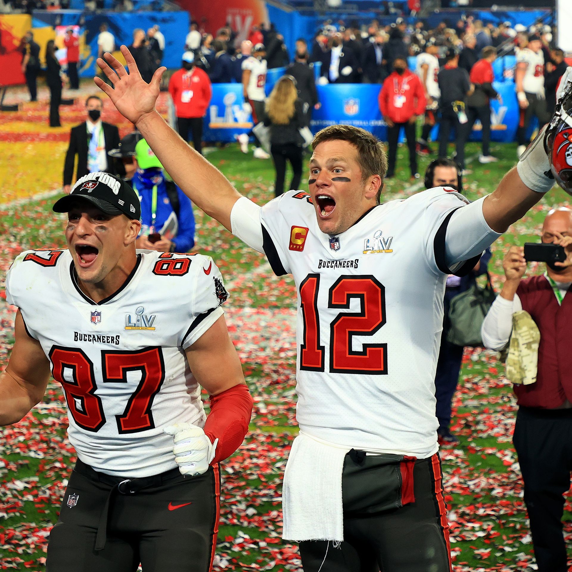 Tom Brady, champion Buccaneers visit Biden at White House