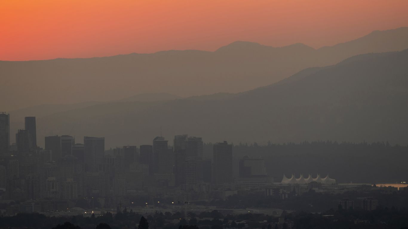 The Vancouver skyline, where Environment Canada has issued an air quality advisory and heat warning. Photo: Andrew Chin/Getty Images Nearly 500 people