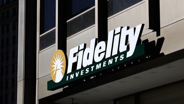 Fidelity joins the crush of big names looking to launch a spot bitcoin fund