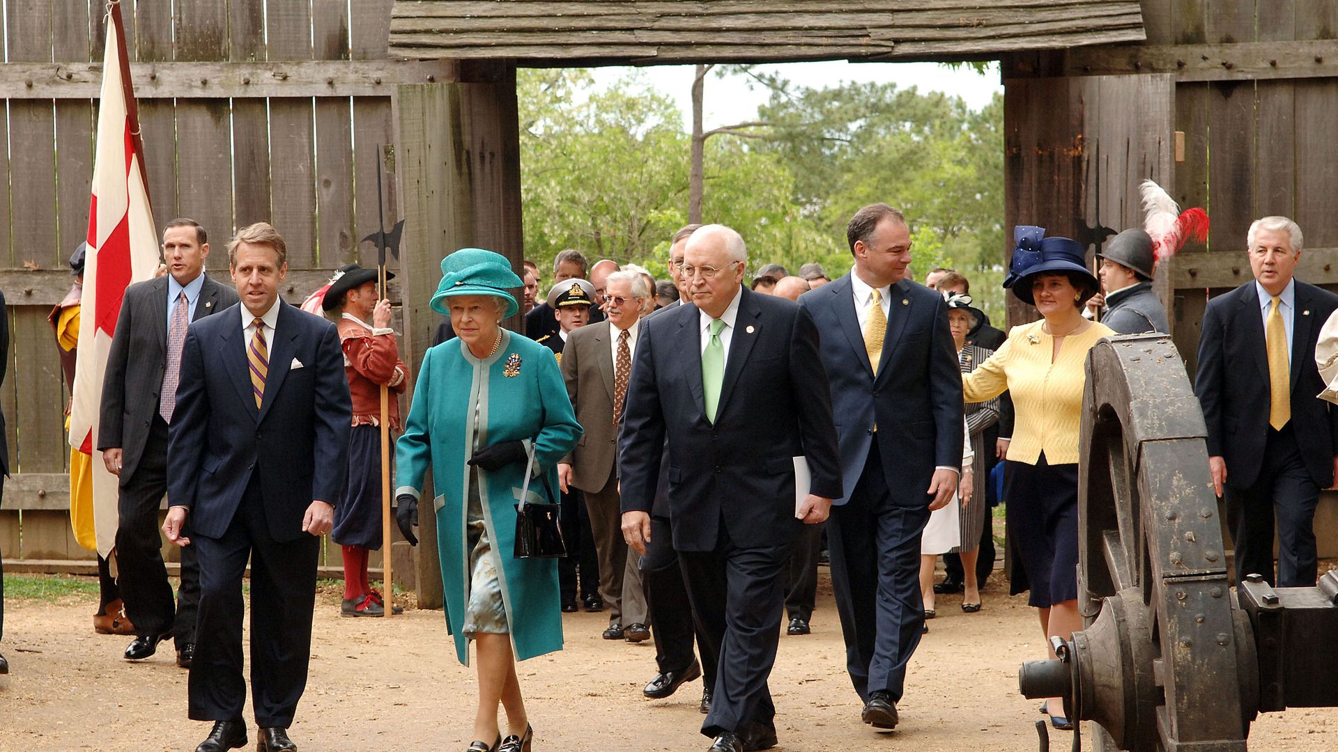 Queen Elizabeth II watches a performance at Jamestown Settlement in Virginia with US Vice-President Dick Cheyney 