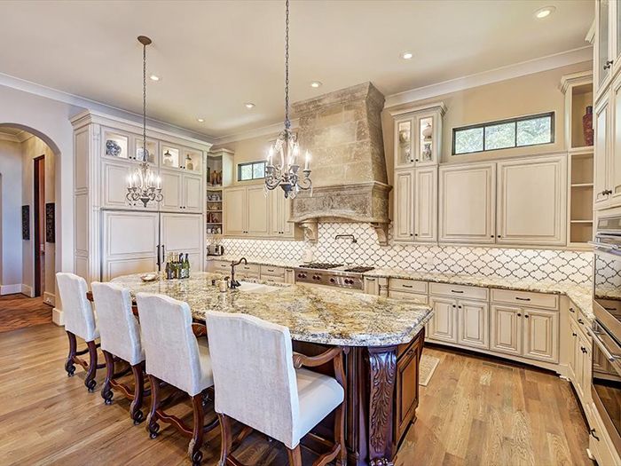 16125 Jetton Rd. kitchen