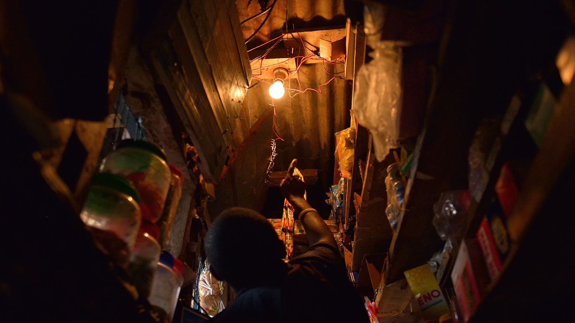 Picture of a shelter with little electricity in Kenya