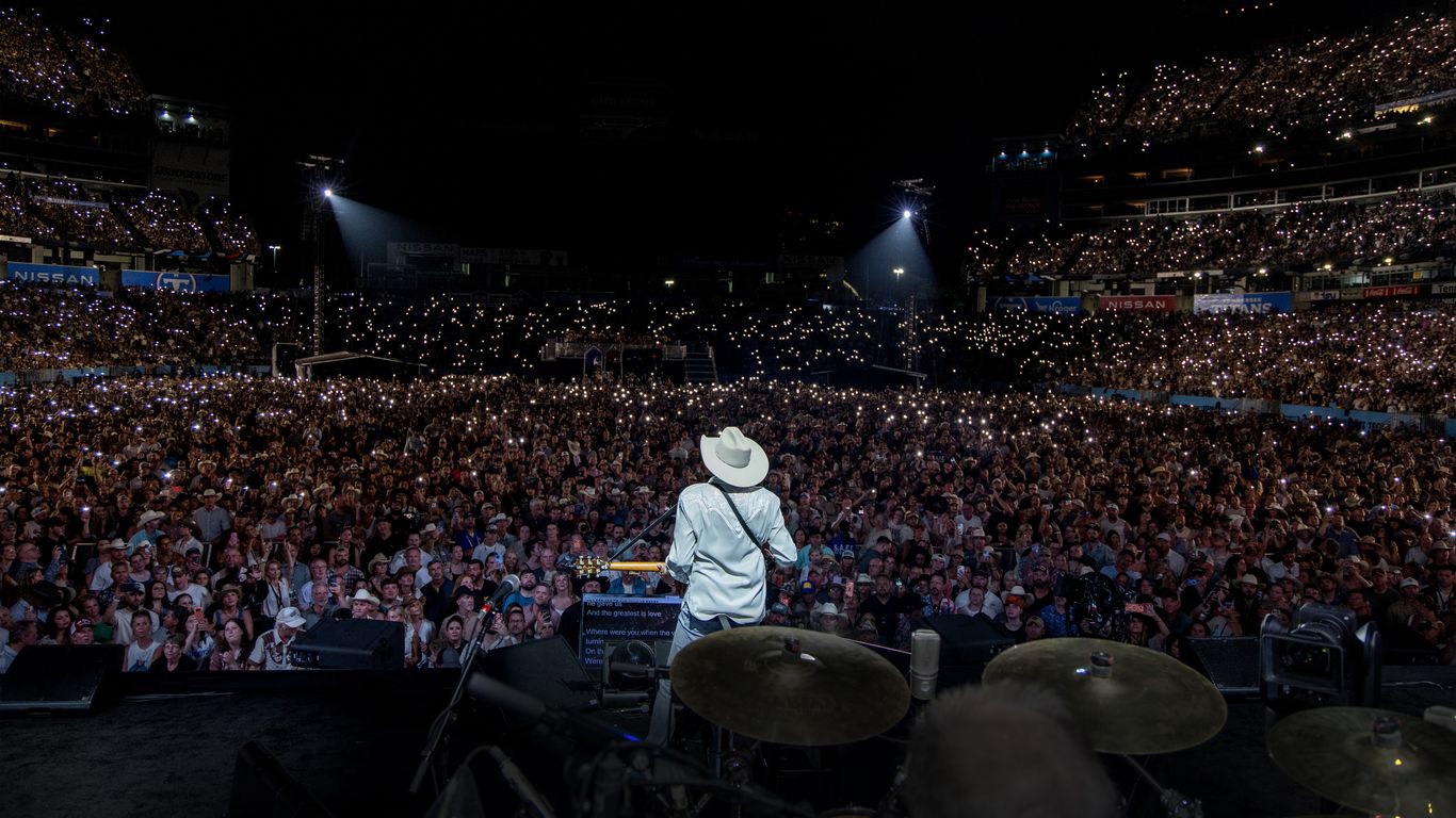 Alan Jackson's concert was the summer's biggest draw for downtown hotels