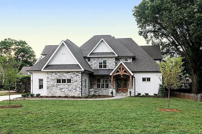 1144 Coddington Pl exterior