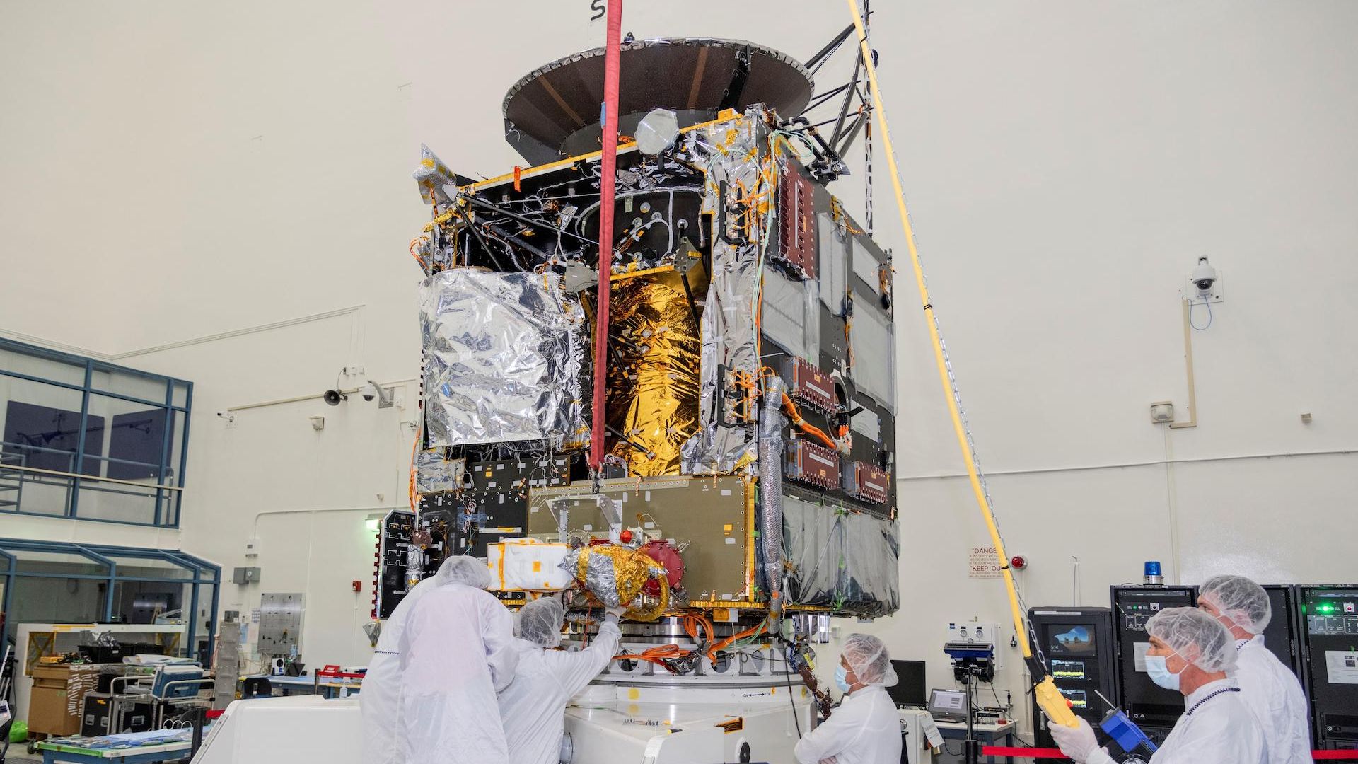 The Psyche probe in a clean room