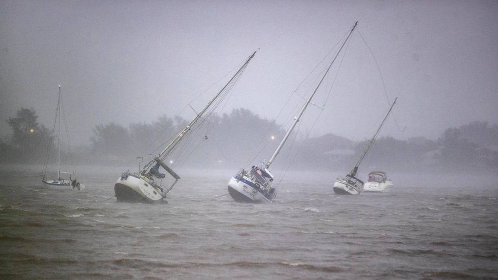 Hurricane Ian blasts Florida with heavy rain, high winds, storm surge