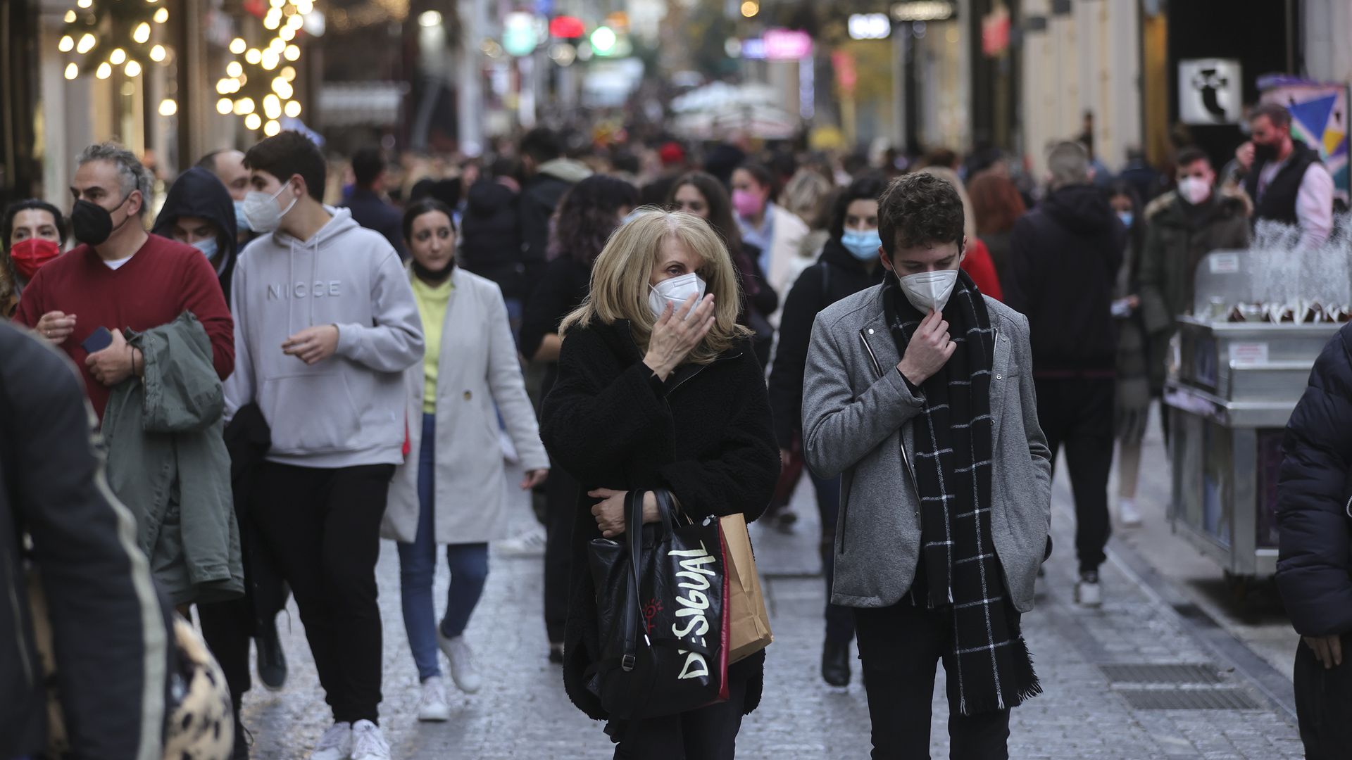 People wears masks as Greece increase restrictions against coronavirus (Covid-19) in Athens, Greece on December 27, 2021