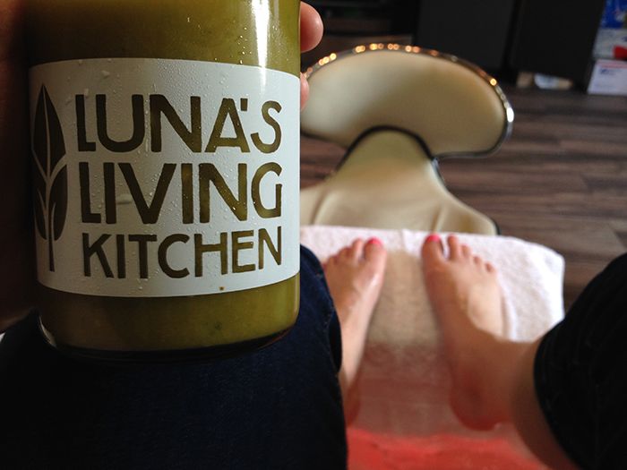 lunas-living-kitchen