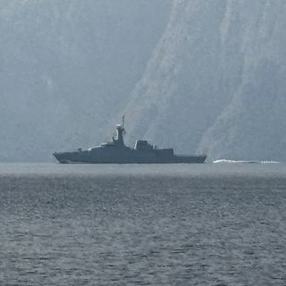 U.S. warships cross Strait of Hormuz for first time since Iran war began