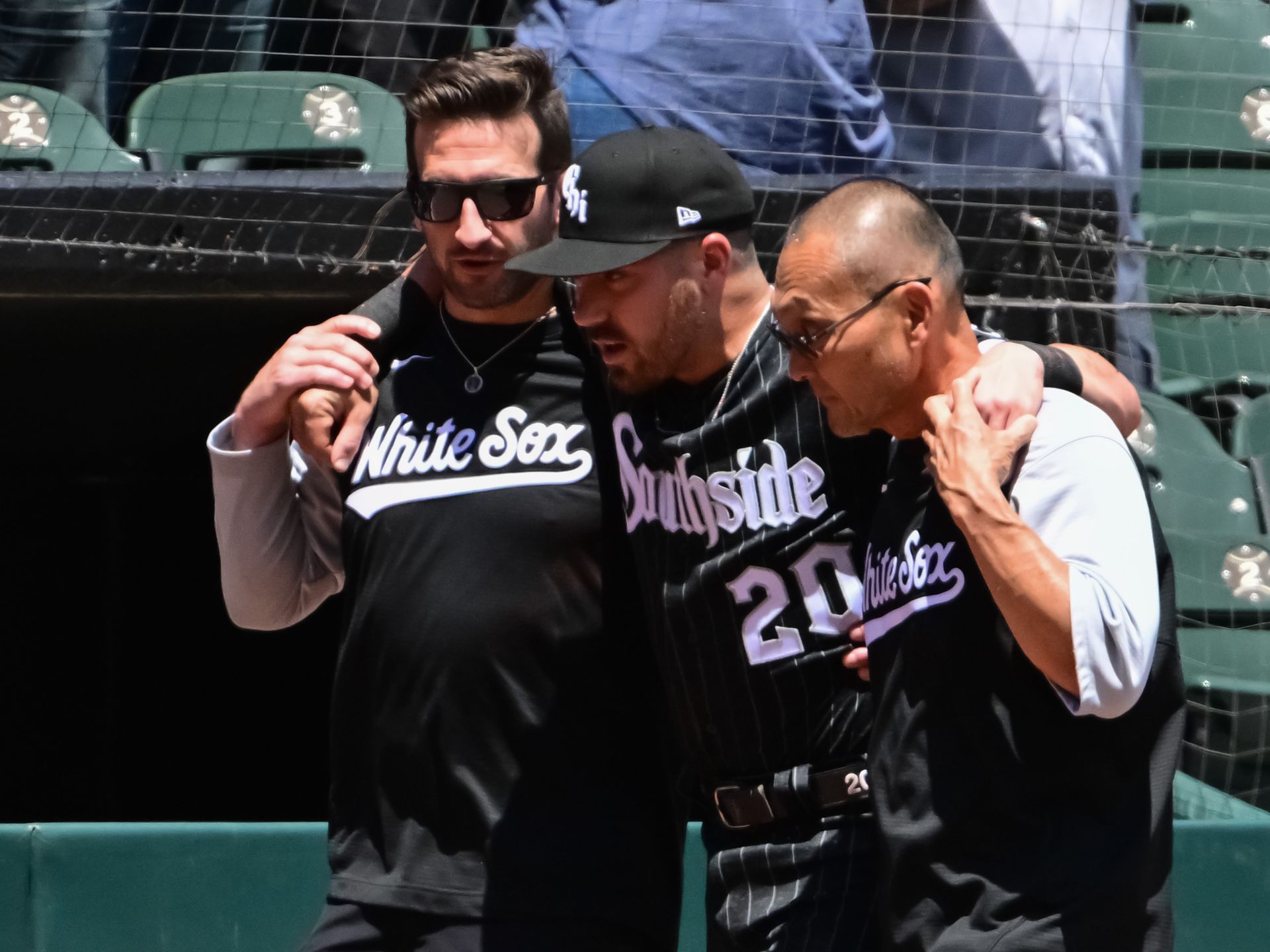 White Sox OF Eloy Jimenez has his rehab paused due to leg soreness