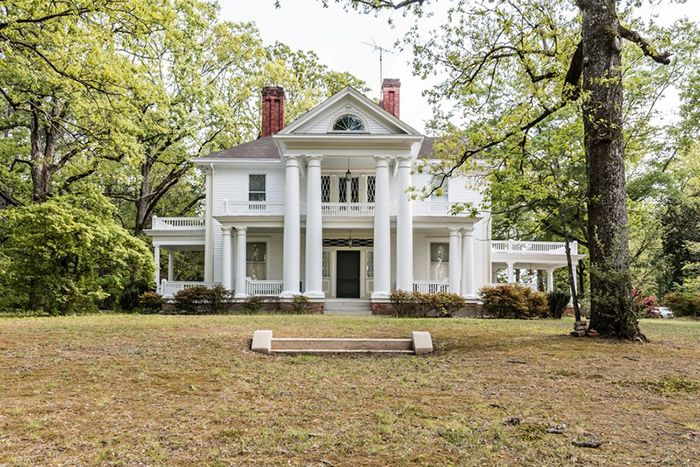 old-neoclassical-home-near-in-north-carolina