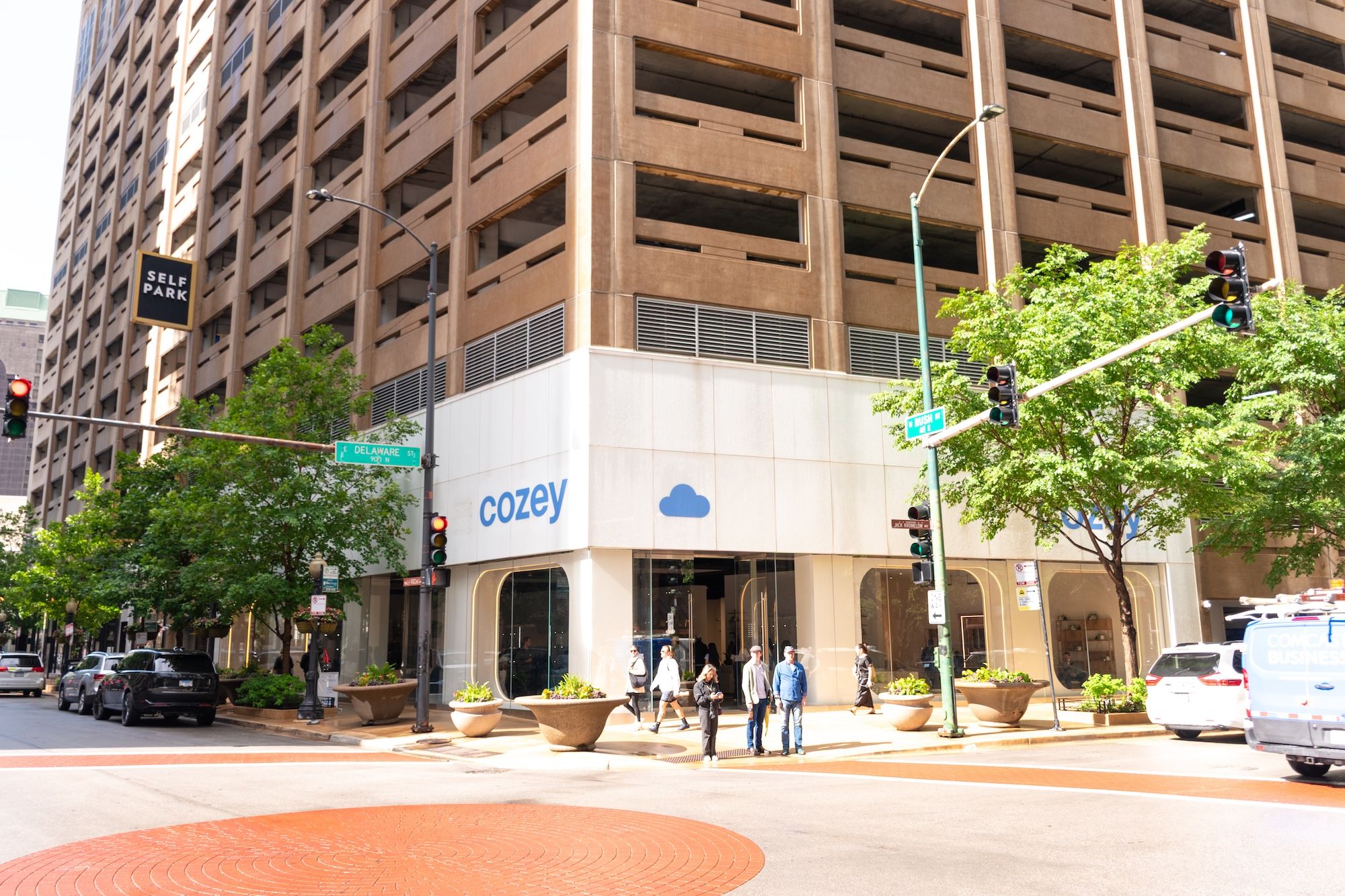 axios.com - Carrie Shepherd - Chicago retail corridors offer more than shopping