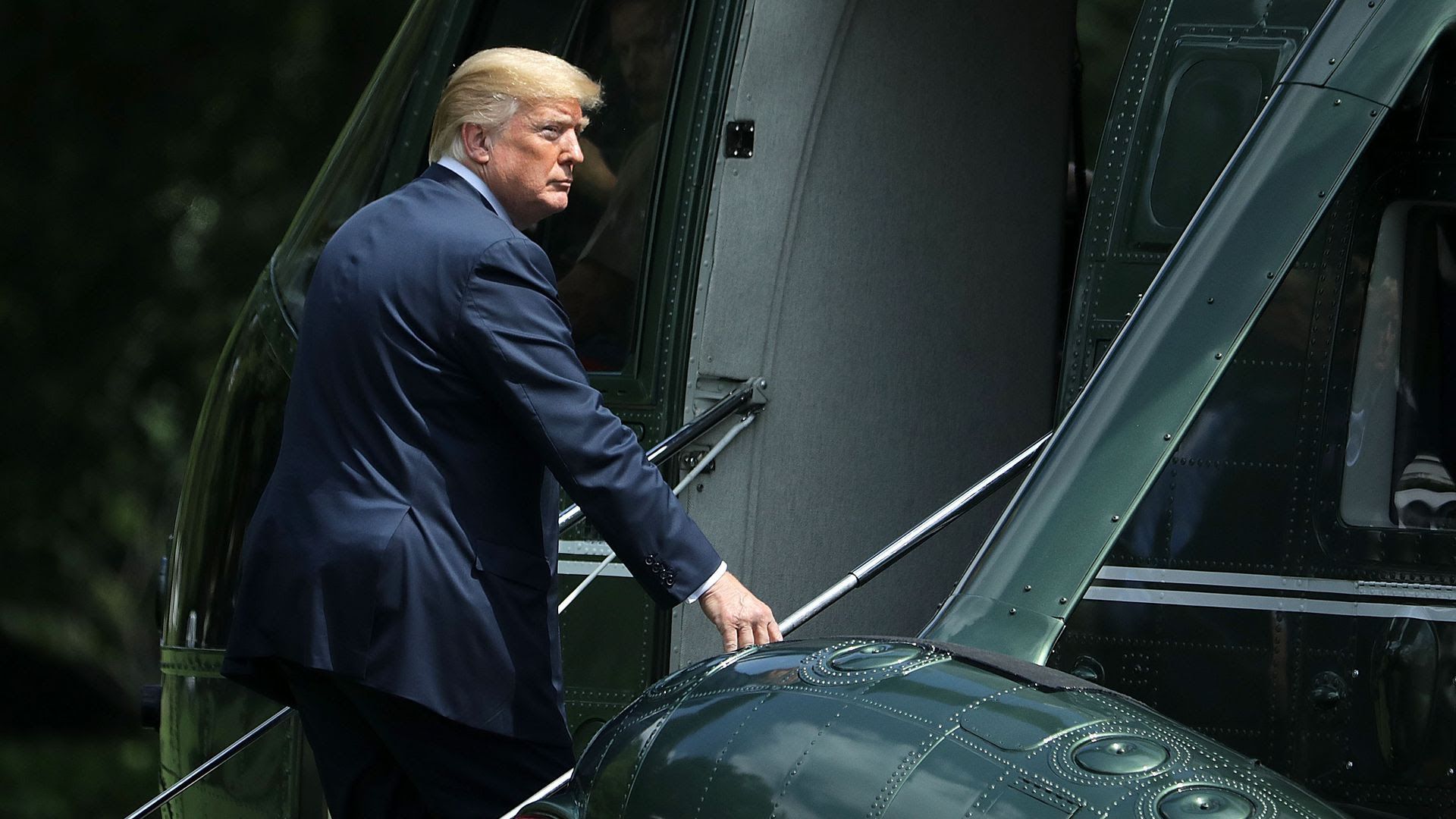 President Trump boards Marine One en route to Camp David. 