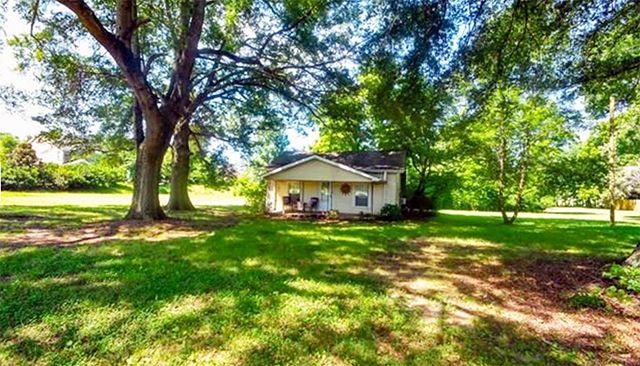 big-plot-of-land-mint-hill-home-for-sale