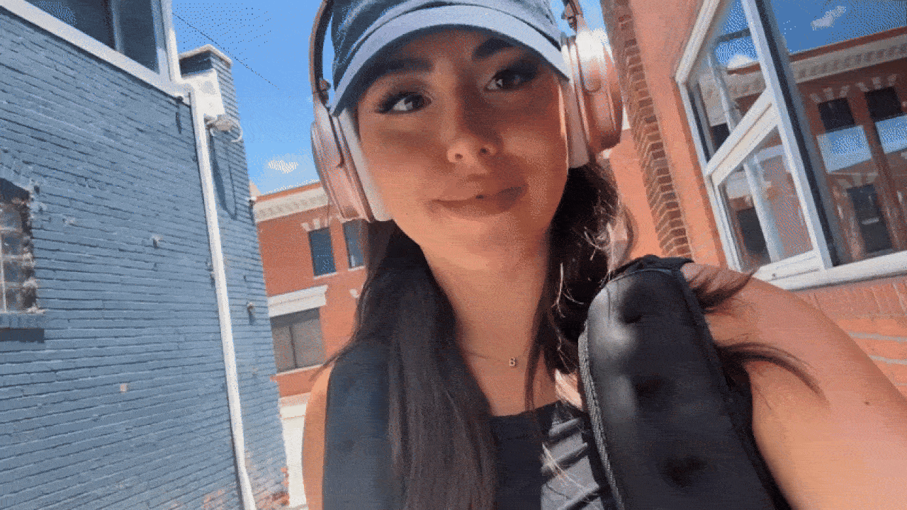 Abbey Higginbotham rucking. 