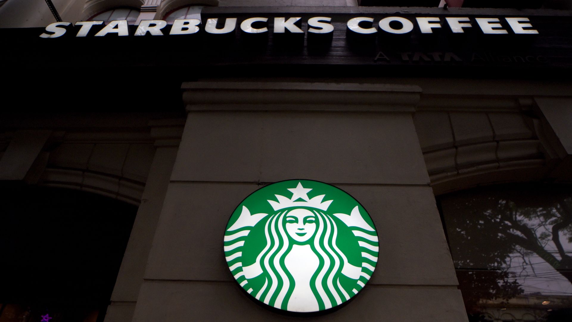 Starbucks makes a carbon pledge for climate change - Axios