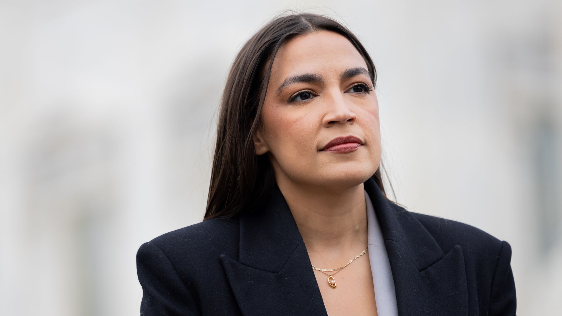 AOC expected to run for Dems&rsquo; top Oversight Committee role