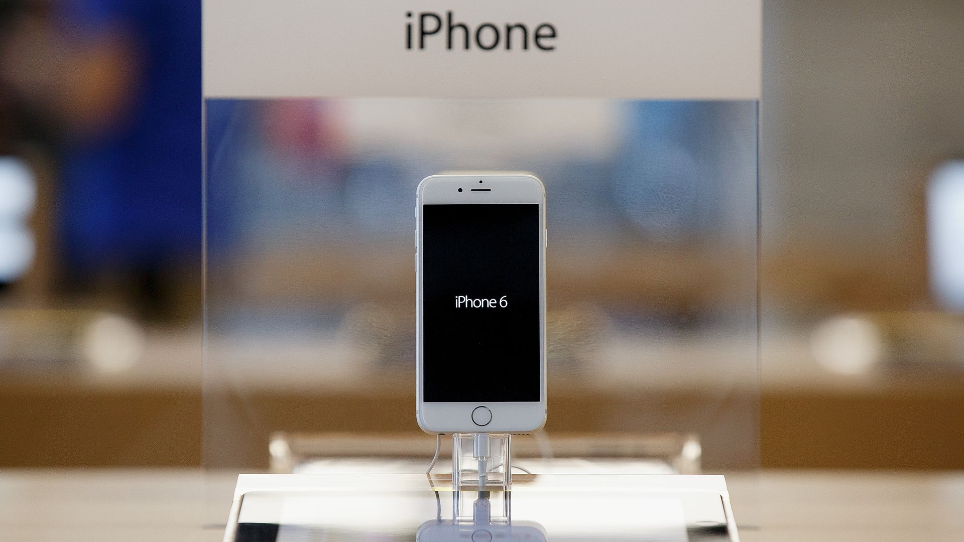 iPhone 6 in an Apple store.