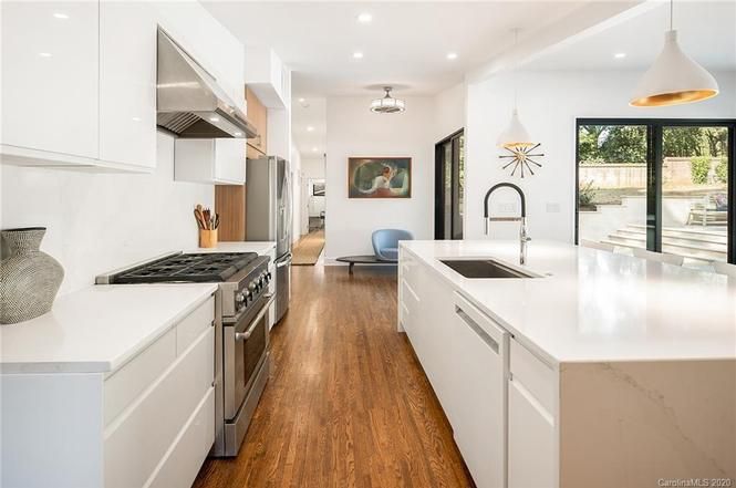 1412 Cavendish Ct kitchen