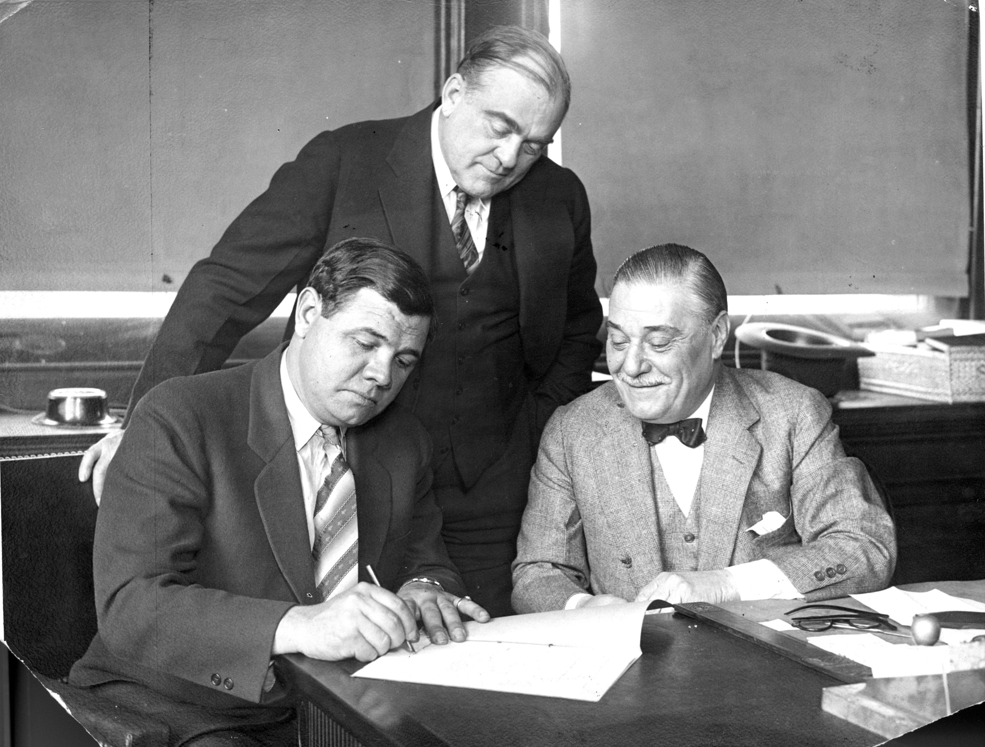 Babe Ruth signing contract