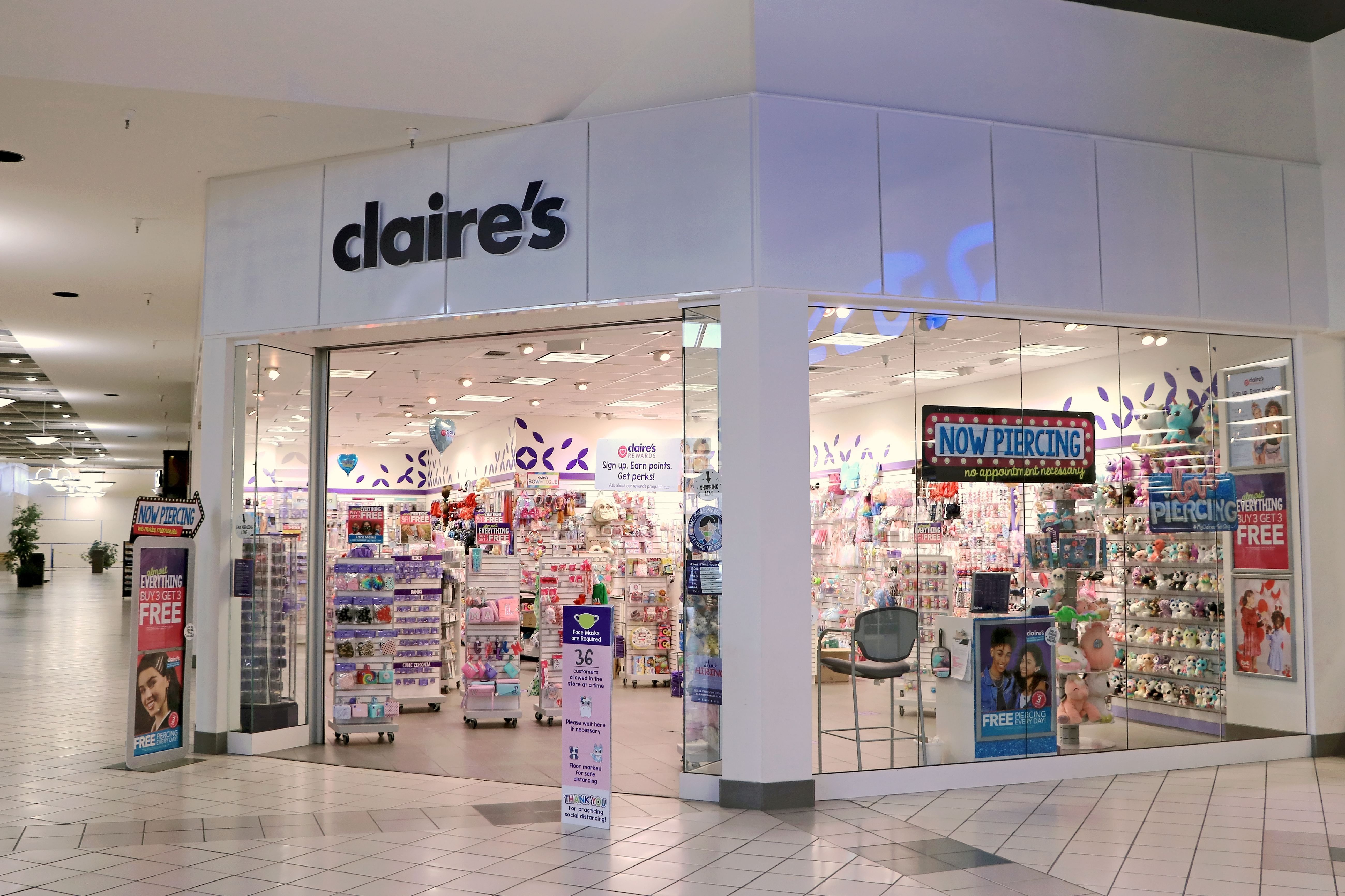 Photo of a store with a sign that says "Claire's" 