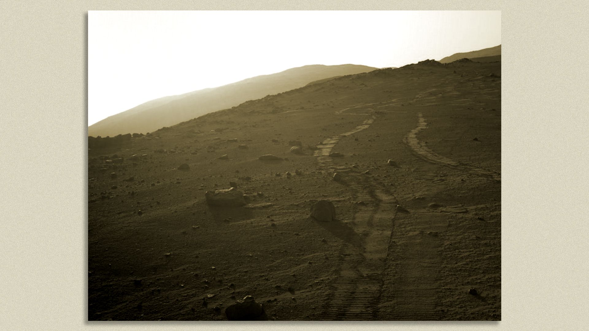 Perseverance's tracks on Mars