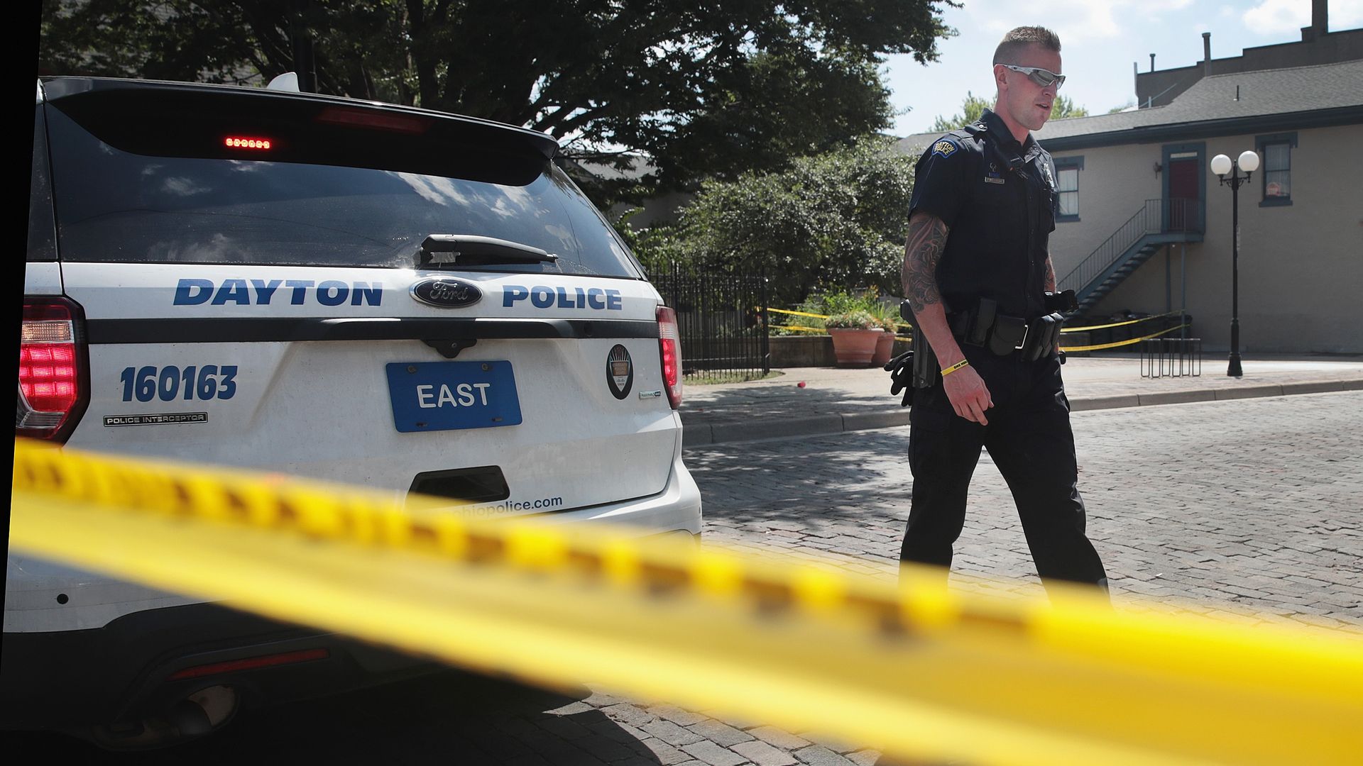 Police officer at the shooting scene in Dayton, Ohio. Photo: Scott Olson/Getty Images